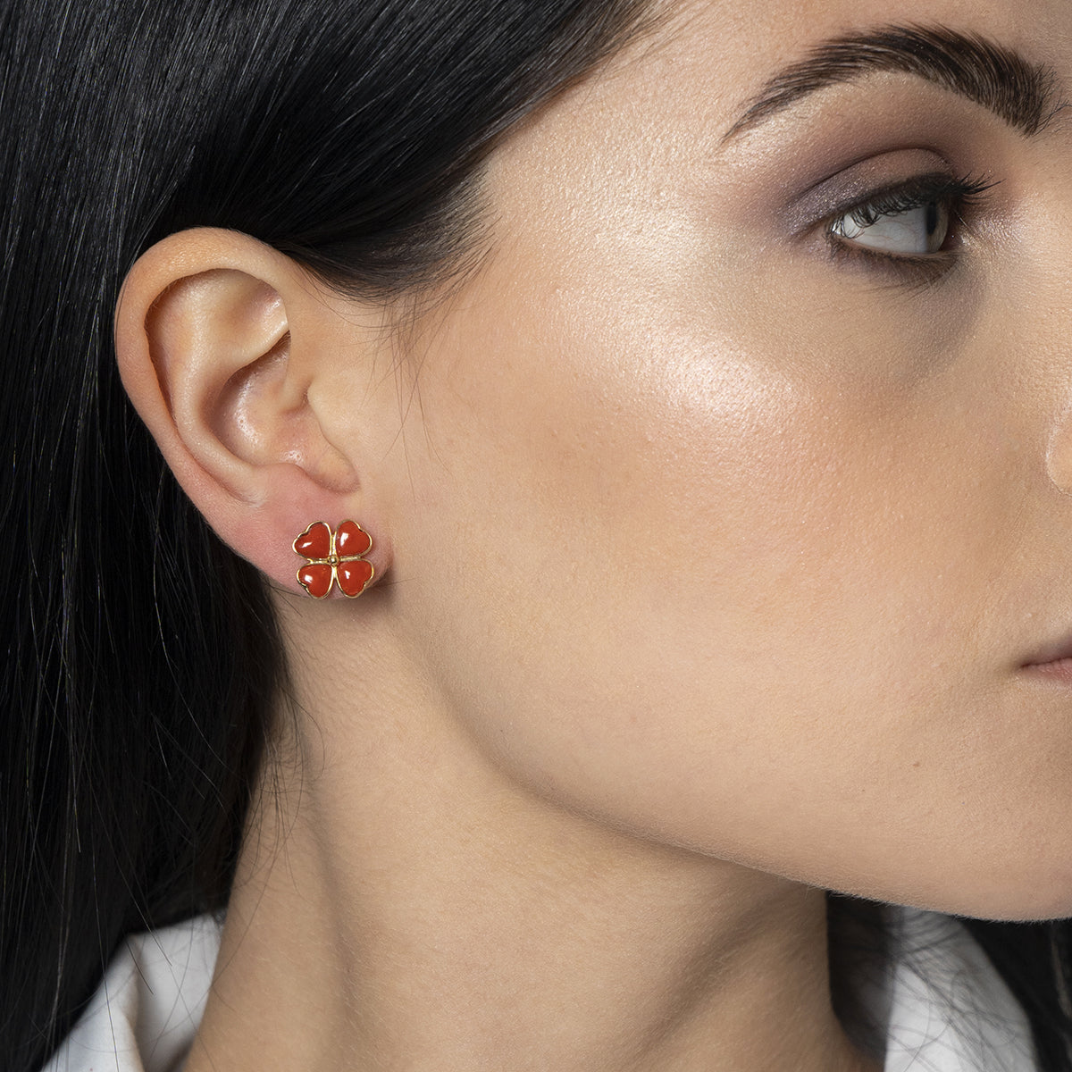 Orecchini con quadrifoglio di corallo - Iosonopreziosa