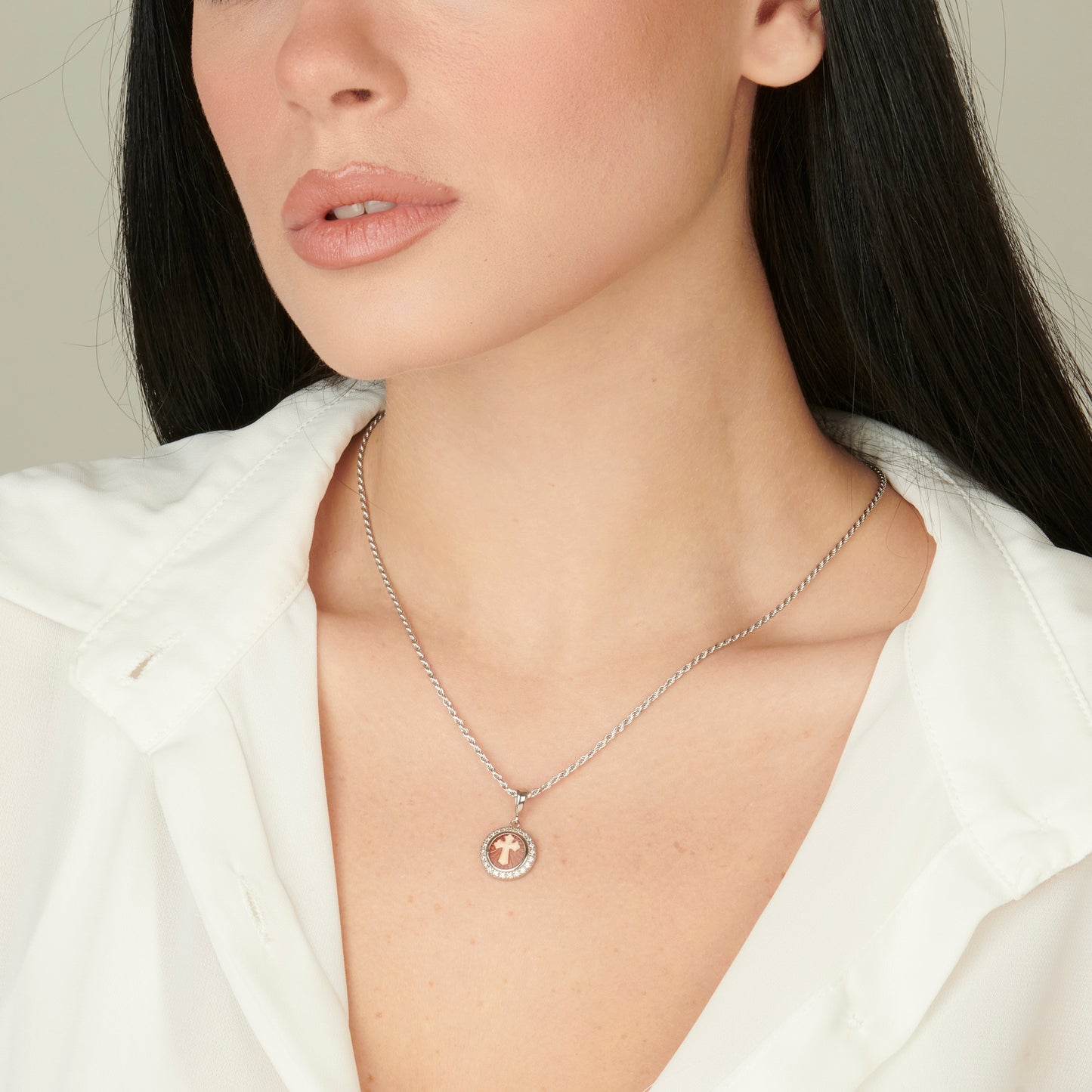 Collana con ciondolo in argento 925 e cammeo centrale, con croce incisa - Russo Cammei