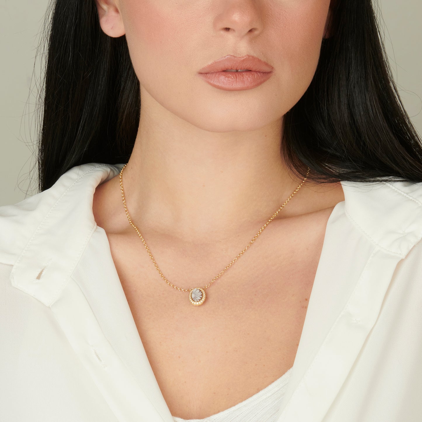 Collana in argento dorato con cammeo centrale, collezione Flora - Russo Cammei