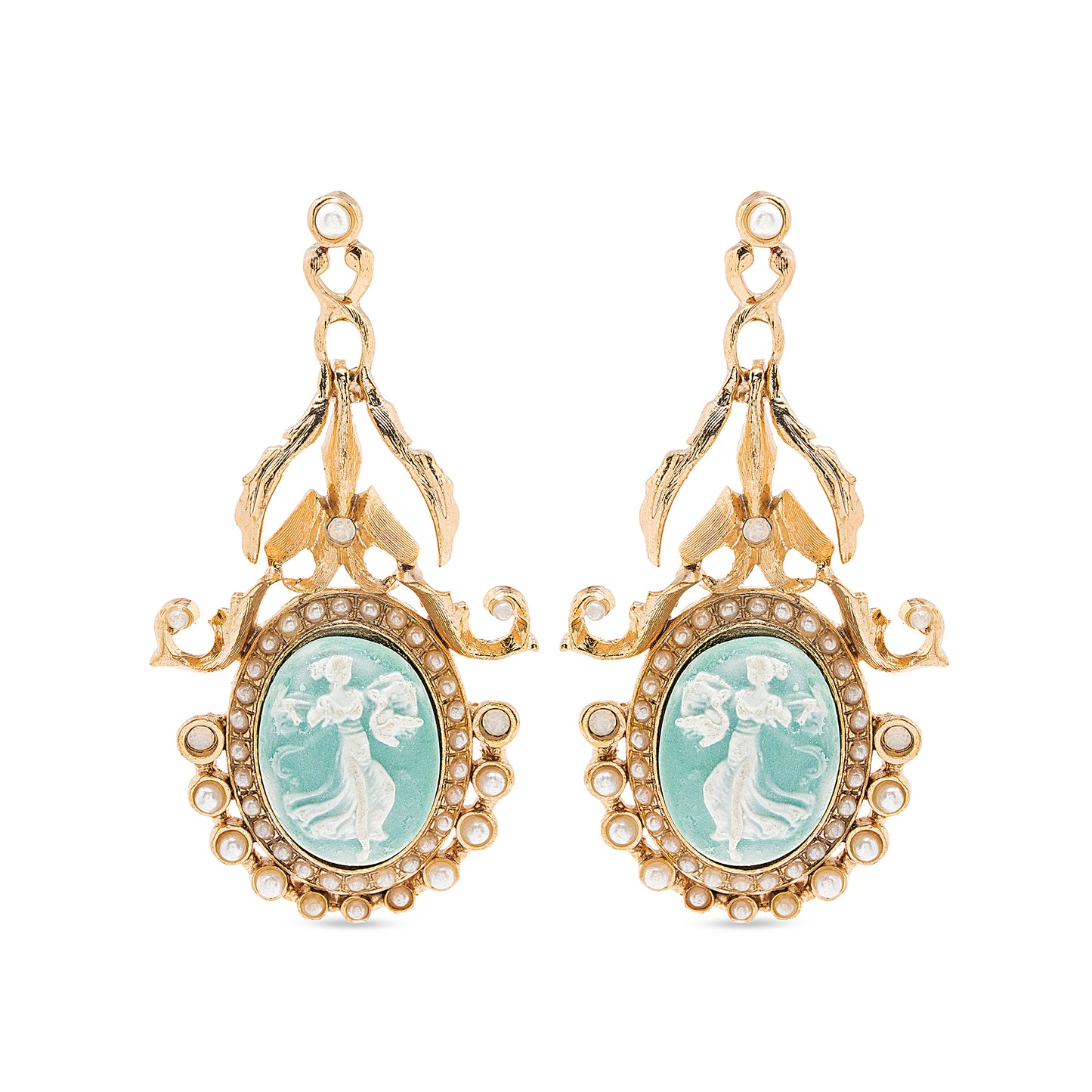 Orecchini cammeo verde e microperle