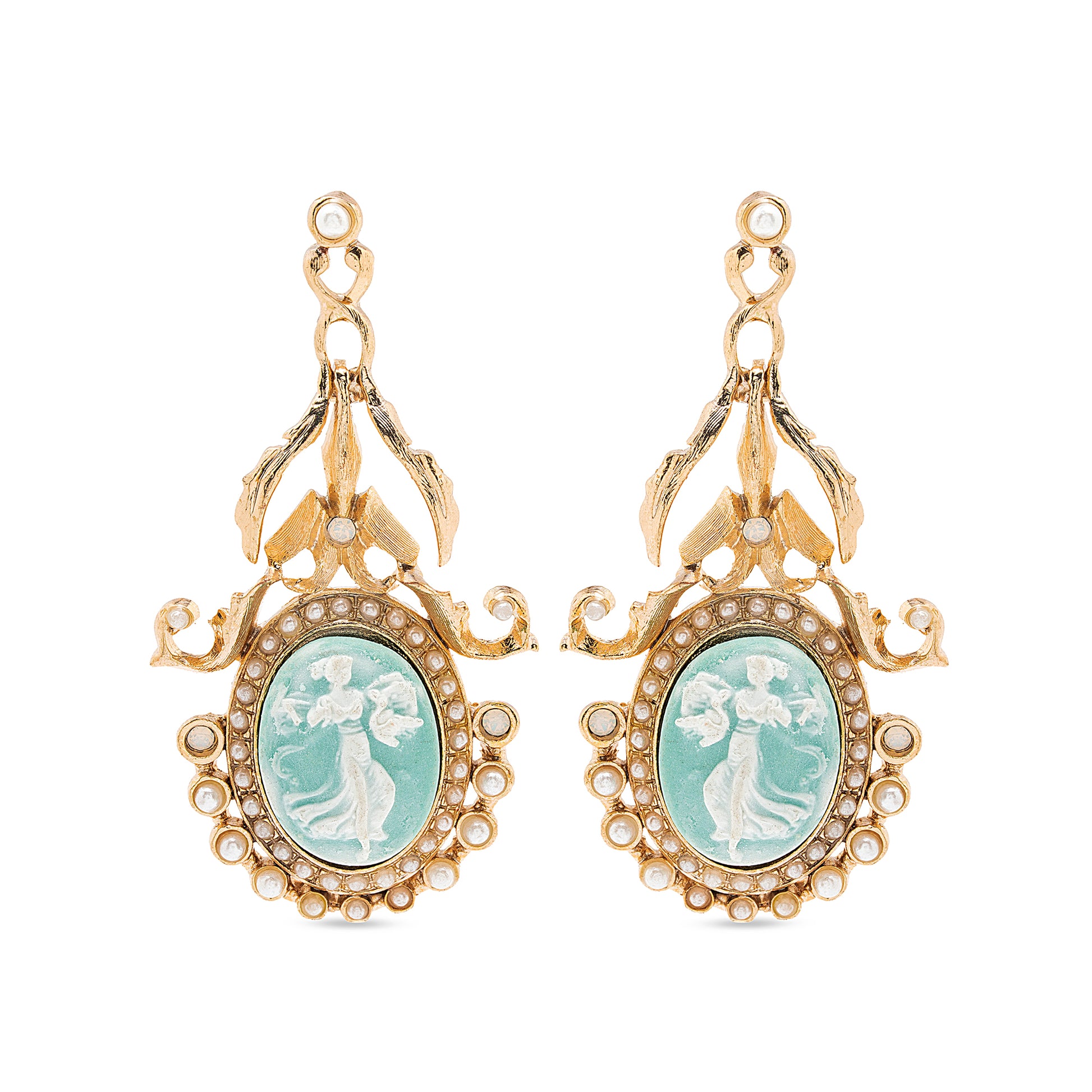 Orecchini cammeo verde e microperle