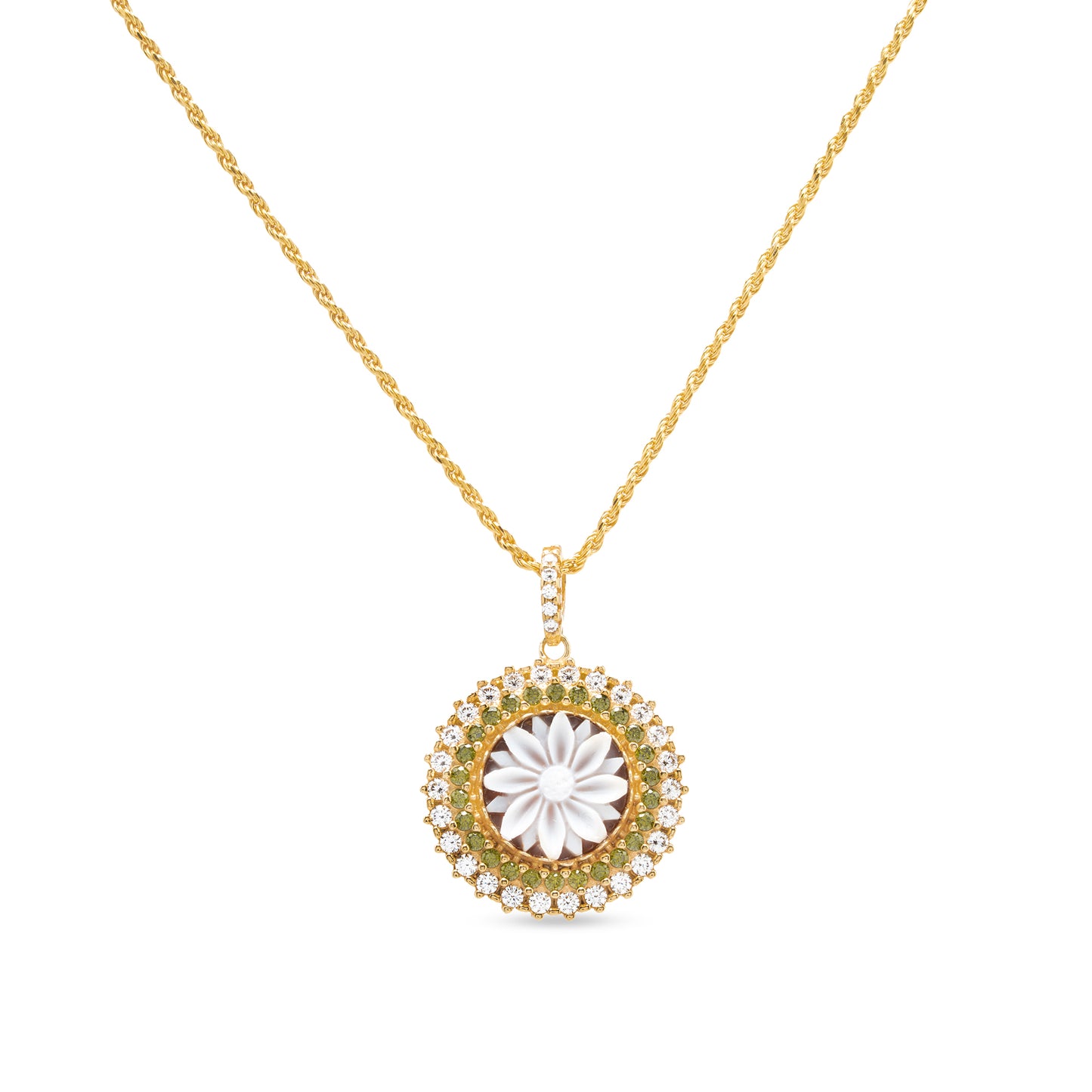 Collana con ciondolo in argento dorato e cammeo di conchiglia