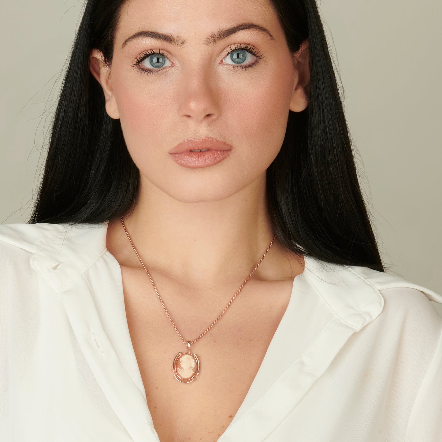 Collana in argento rosato con cammeo ovale neoclassico