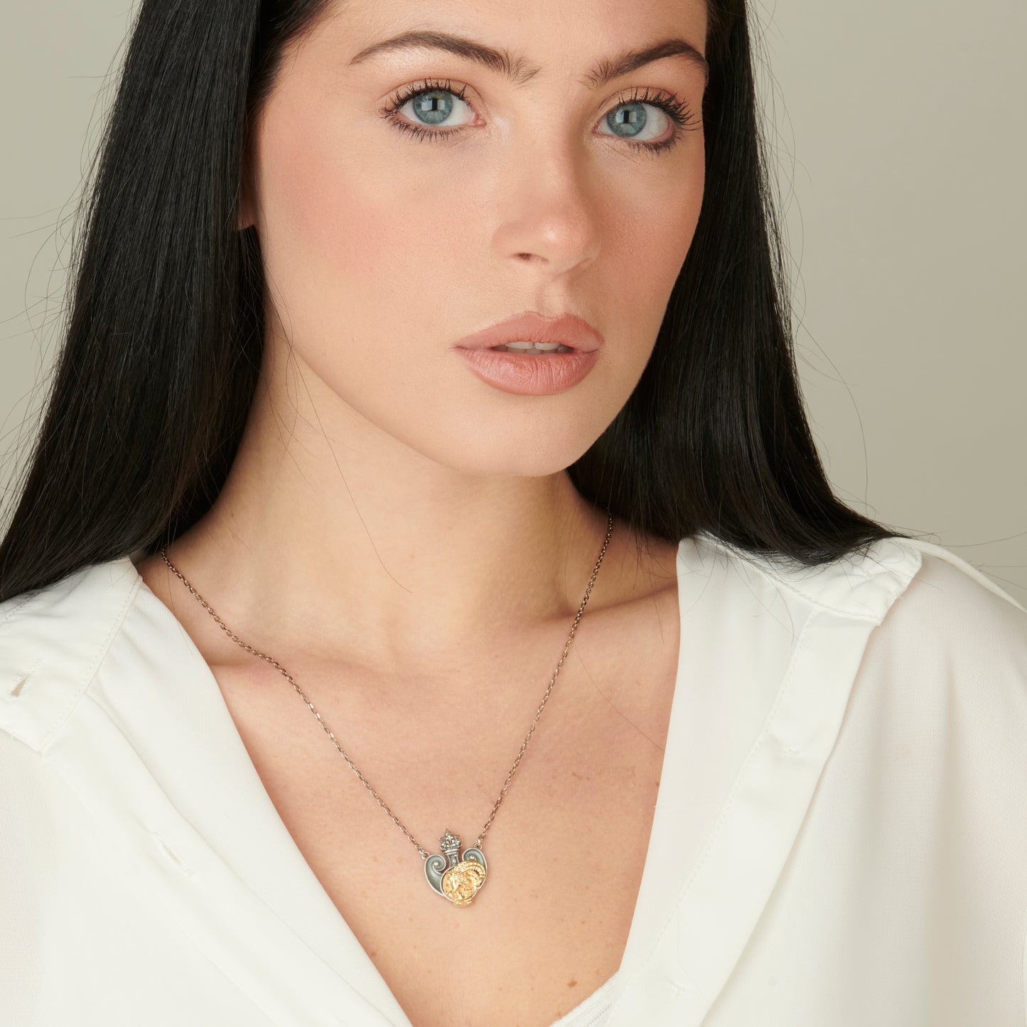 Collana pendente in argento con microscultura raffigurante Pan